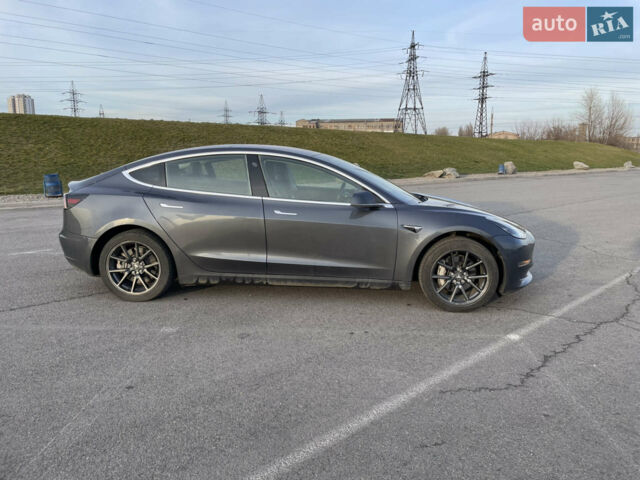 Сірий Тесла Модель 3, об'ємом двигуна 0 л та пробігом 103 тис. км за 22500 $, фото 3 на Automoto.ua