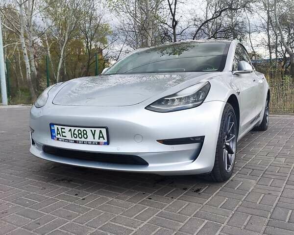 Сірий Тесла Модель 3, об'ємом двигуна 0 л та пробігом 144 тис. км за 16299 $, фото 4 на Automoto.ua