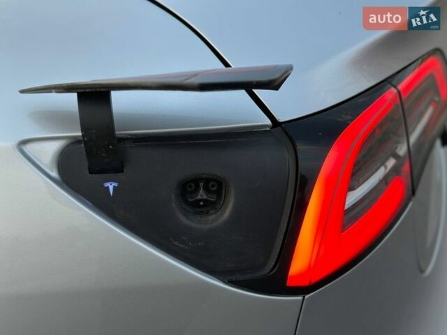 Серый Тесла Модель 3, объемом двигателя 0 л и пробегом 117 тыс. км за 17500 $, фото 21 на Automoto.ua