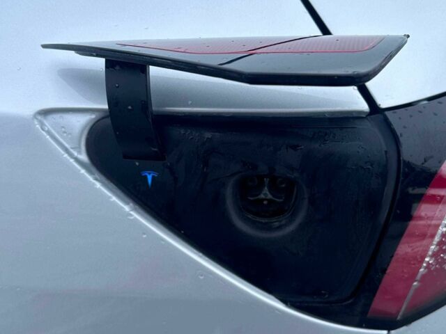 Сірий Тесла Модель 3, об'ємом двигуна 0 л та пробігом 117 тис. км за 16500 $, фото 23 на Automoto.ua