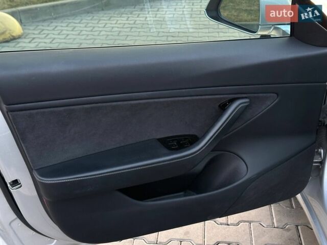 Серый Тесла Модель 3, объемом двигателя 0 л и пробегом 117 тыс. км за 17500 $, фото 27 на Automoto.ua