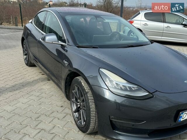 Серый Тесла Модель 3, объемом двигателя 0 л и пробегом 140 тыс. км за 15600 $, фото 4 на Automoto.ua