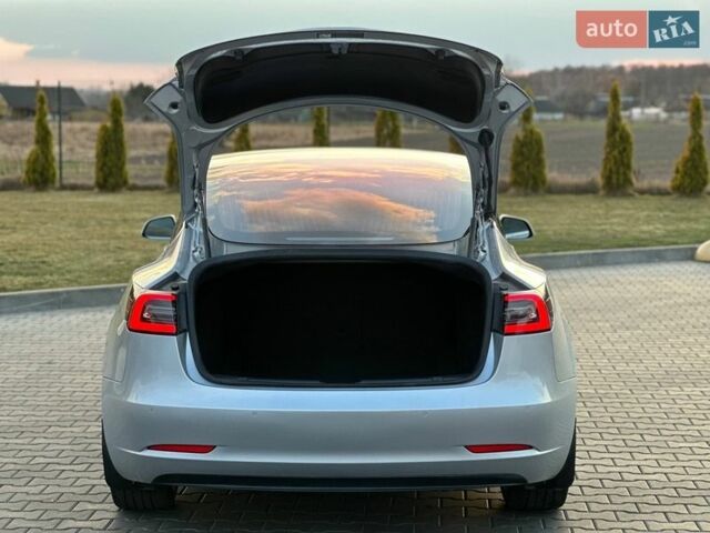 Серый Тесла Модель 3, объемом двигателя 0 л и пробегом 117 тыс. км за 17500 $, фото 15 на Automoto.ua