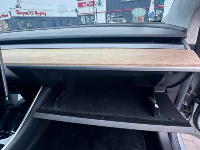 Сірий Тесла Модель 3, об'ємом двигуна 0 л та пробігом 117 тис. км за 16500 $, фото 14 на Automoto.ua