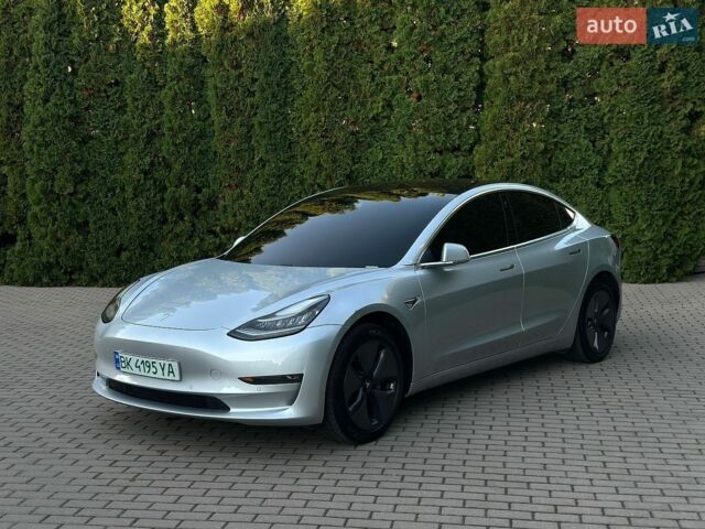 Серый Тесла Модель 3, объемом двигателя 0 л и пробегом 145 тыс. км за 14999 $, фото 2 на Automoto.ua