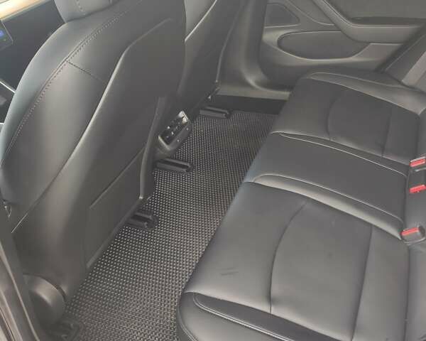 Сірий Тесла Модель 3, об'ємом двигуна 0 л та пробігом 168 тис. км за 16399 $, фото 40 на Automoto.ua