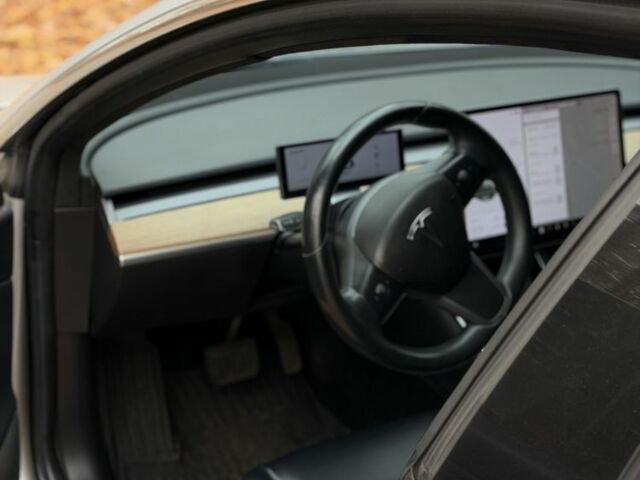 Сірий Тесла Модель 3, об'ємом двигуна 0 л та пробігом 167 тис. км за 16000 $, фото 4 на Automoto.ua