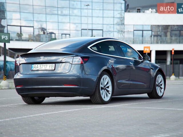 Серый Тесла Модель 3, объемом двигателя 0 л и пробегом 65 тыс. км за 23000 $, фото 4 на Automoto.ua