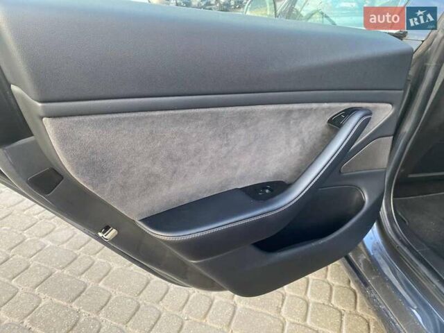 Сірий Тесла Модель 3, об'ємом двигуна 0 л та пробігом 126 тис. км за 14990 $, фото 16 на Automoto.ua