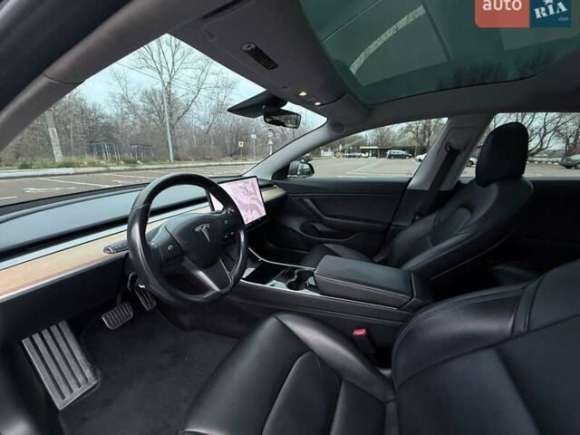 Серый Тесла Модель 3, объемом двигателя 0 л и пробегом 124 тыс. км за 14990 $, фото 11 на Automoto.ua