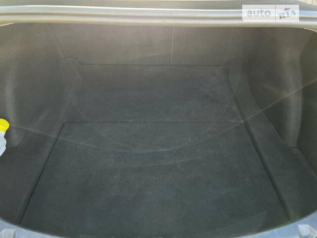 Серый Тесла Модель 3, объемом двигателя 0 л и пробегом 92 тыс. км за 18500 $, фото 9 на Automoto.ua