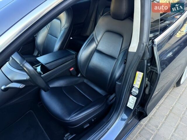 Сірий Тесла Модель 3, об'ємом двигуна 0 л та пробігом 98 тис. км за 17100 $, фото 5 на Automoto.ua