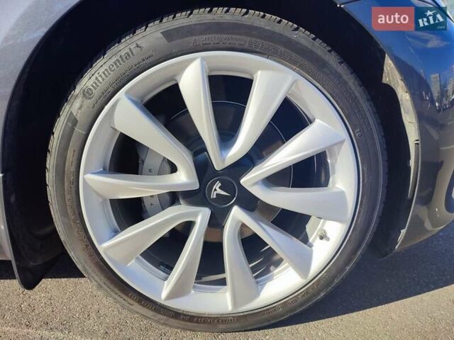 Серый Тесла Модель 3, объемом двигателя 0 л и пробегом 62 тыс. км за 16900 $, фото 22 на Automoto.ua