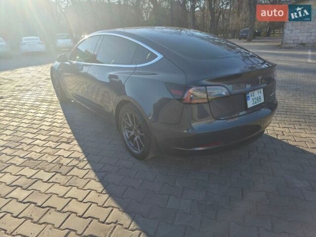Серый Тесла Модель 3, объемом двигателя 0 л и пробегом 121 тыс. км за 17500 $, фото 4 на Automoto.ua