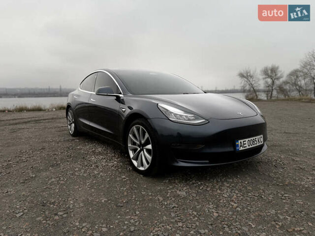 Серый Тесла Модель 3, объемом двигателя 0 л и пробегом 92 тыс. км за 18500 $, фото 2 на Automoto.ua