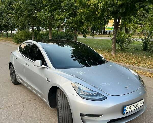 Серый Тесла Модель 3, объемом двигателя 0 л и пробегом 131 тыс. км за 16900 $, фото 33 на Automoto.ua
