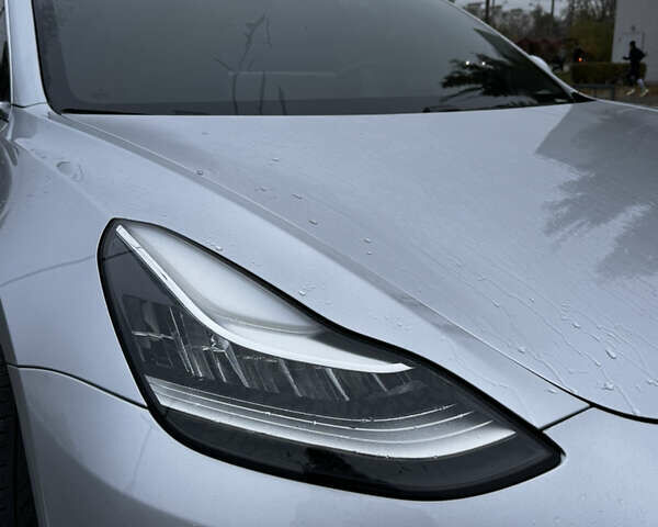 Серый Тесла Модель 3, объемом двигателя 0 л и пробегом 129 тыс. км за 16200 $, фото 10 на Automoto.ua