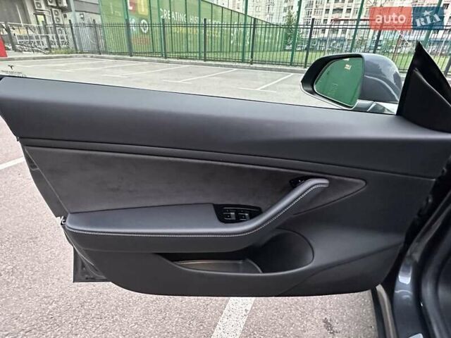 Серый Тесла Модель 3, объемом двигателя 0 л и пробегом 67 тыс. км за 19300 $, фото 19 на Automoto.ua