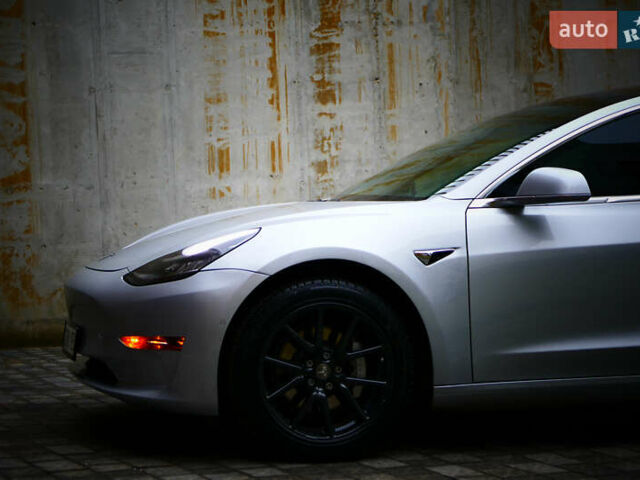 Серый Тесла Модель 3, объемом двигателя 0 л и пробегом 119 тыс. км за 18300 $, фото 12 на Automoto.ua