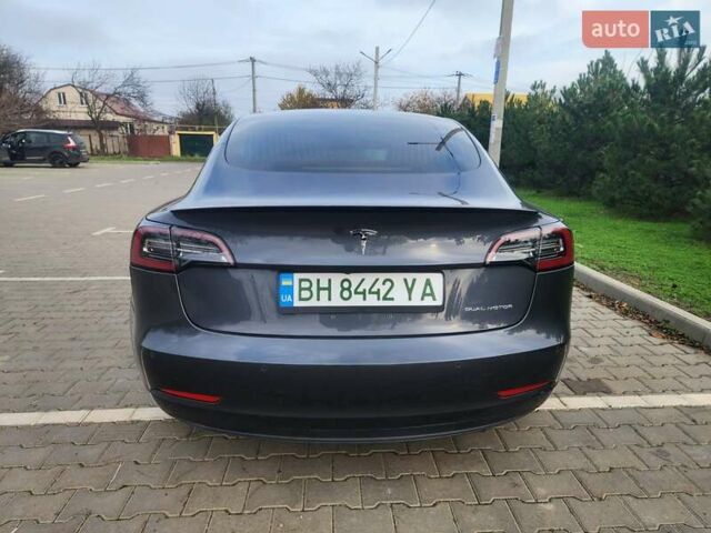 Серый Тесла Модель 3, объемом двигателя 0 л и пробегом 282 тыс. км за 16300 $, фото 3 на Automoto.ua