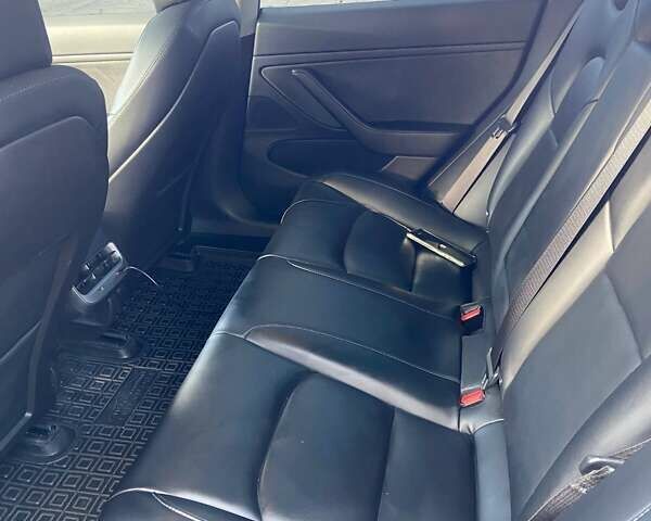 Серый Тесла Модель 3, объемом двигателя 0 л и пробегом 130 тыс. км за 17000 $, фото 11 на Automoto.ua