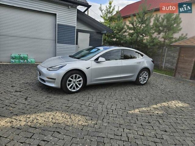Тесла Модель 3 2018 у Львові на Automoto.ua Сірий Тесла Модель 3, об'ємом двигуна 0 л та пробігом 102 тис. км за 19000 $, фото 1 на Automoto.ua
