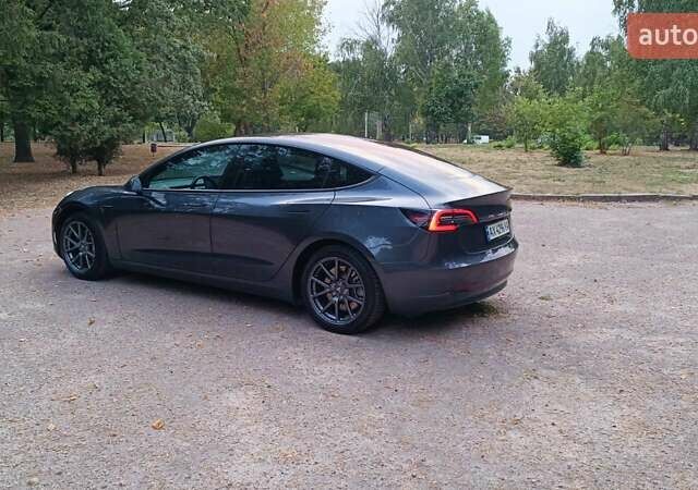 Серый Тесла Модель 3, объемом двигателя 0 л и пробегом 80 тыс. км за 16900 $, фото 11 на Automoto.ua