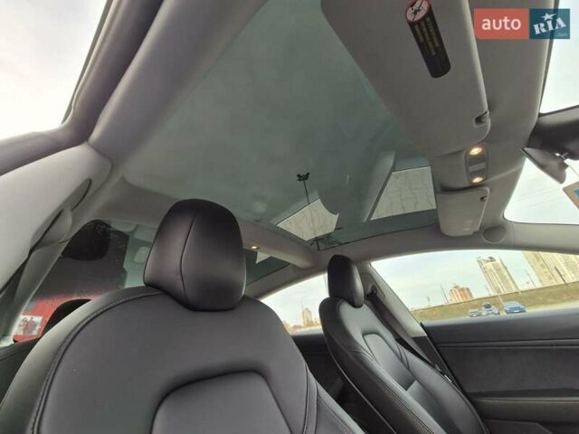 Сірий Тесла Модель 3, об'ємом двигуна 0 л та пробігом 98 тис. км за 19999 $, фото 24 на Automoto.ua