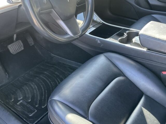 Серый Тесла Модель 3, объемом двигателя 0 л и пробегом 125 тыс. км за 13500 $, фото 3 на Automoto.ua