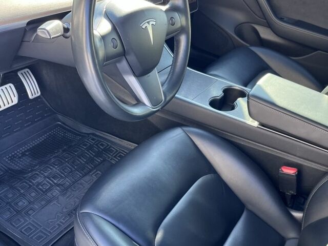 Серый Тесла Модель 3, объемом двигателя 0 л и пробегом 112 тыс. км за 15999 $, фото 10 на Automoto.ua