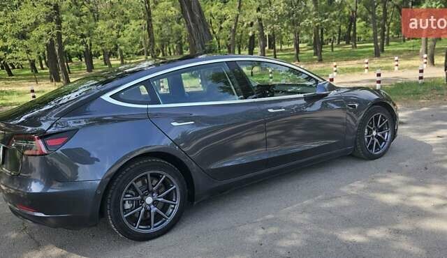 Сірий Тесла Модель 3, об'ємом двигуна 0 л та пробігом 81 тис. км за 19000 $, фото 3 на Automoto.ua