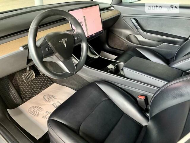 Сірий Тесла Модель 3, об'ємом двигуна 0 л та пробігом 91 тис. км за 28600 $, фото 8 на Automoto.ua