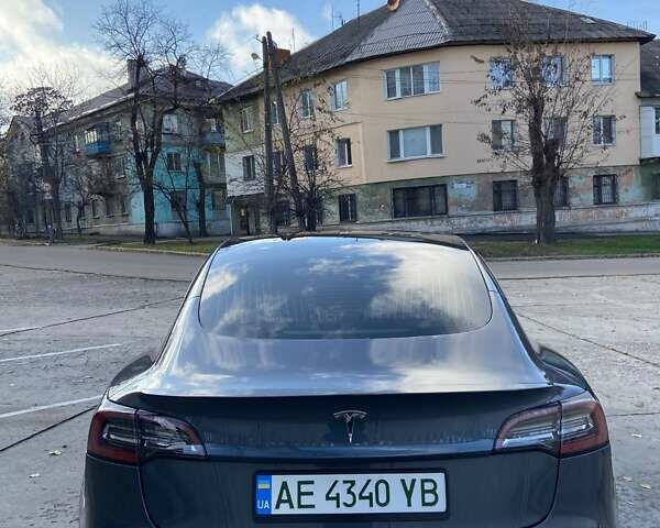 Серый Тесла Модель 3, объемом двигателя 0 л и пробегом 130 тыс. км за 17000 $, фото 6 на Automoto.ua