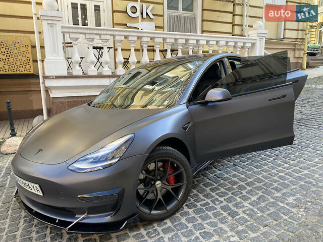 Тесла Модель 3 2018 в Киеве на Automoto.ua Серый Тесла Модель 3, объемом двигателя 0 л и пробегом 67 тыс. км за 46000 $, фото 1 на Automoto.ua