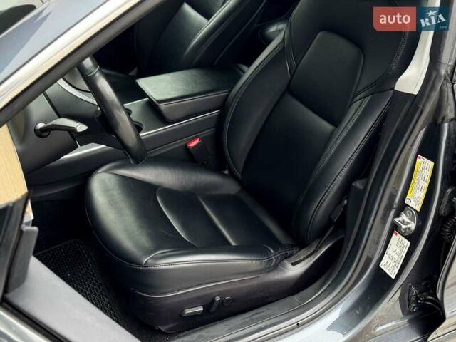 Серый Тесла Модель 3, объемом двигателя 0 л и пробегом 120 тыс. км за 17499 $, фото 12 на Automoto.ua