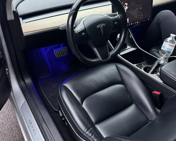Серый Тесла Модель 3, объемом двигателя 0 л и пробегом 129 тыс. км за 16200 $, фото 20 на Automoto.ua
