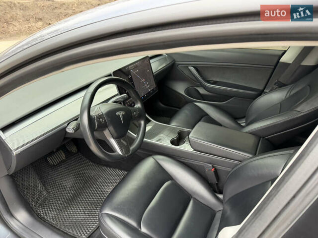 Серый Тесла Модель 3, объемом двигателя 0 л и пробегом 155 тыс. км за 17999 $, фото 13 на Automoto.ua