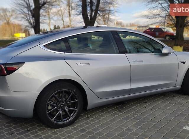 Серый Тесла Модель 3, объемом двигателя 0 л и пробегом 78 тыс. км за 19900 $, фото 12 на Automoto.ua