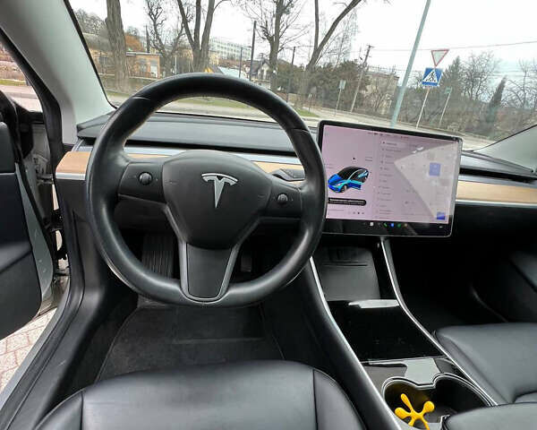Сірий Тесла Модель 3, об'ємом двигуна 0 л та пробігом 167 тис. км за 18500 $, фото 19 на Automoto.ua