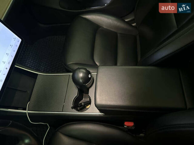 Сірий Тесла Модель 3, об'ємом двигуна 0 л та пробігом 184 тис. км за 16500 $, фото 10 на Automoto.ua