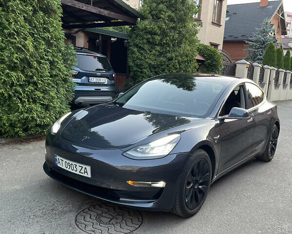 Серый Тесла Модель 3, объемом двигателя 0 л и пробегом 80 тыс. км за 21000 $, фото 2 на Automoto.ua