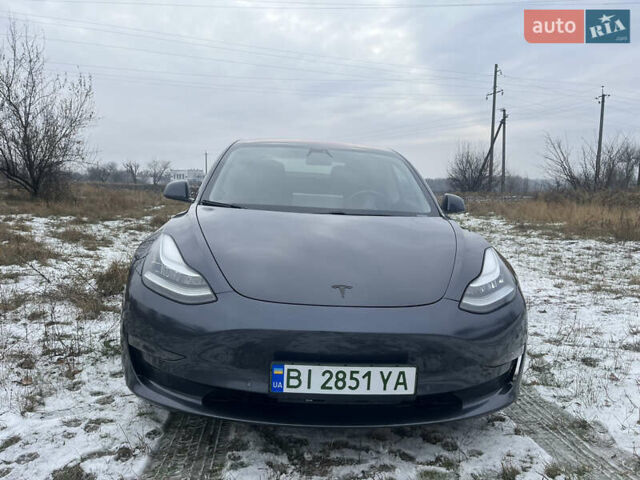 Серый Тесла Модель 3, объемом двигателя 0 л и пробегом 100 тыс. км за 19500 $, фото 4 на Automoto.ua