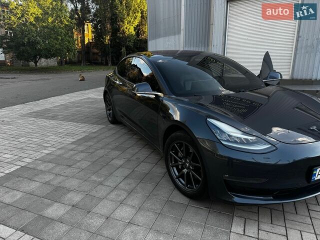 Сірий Тесла Модель 3, об'ємом двигуна 0 л та пробігом 200 тис. км за 14800 $, фото 3 на Automoto.ua