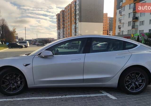 Сірий Тесла Модель 3, об'ємом двигуна 0 л та пробігом 69 тис. км за 19000 $, фото 17 на Automoto.ua