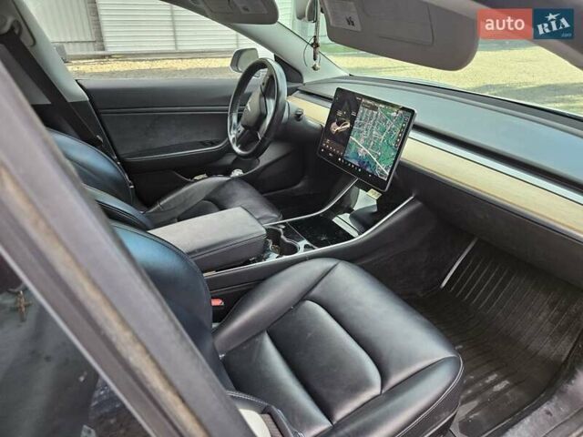 Тесла Модель 3 2018 у Львові на Automoto.ua Сірий Тесла Модель 3, об'ємом двигуна 0 л та пробігом 102 тис. км за 19000 $, фото 10 на Automoto.ua