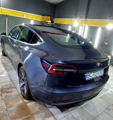 Серый Тесла Модель 3, объемом двигателя 0 л и пробегом 112 тыс. км за 19100 $, фото 9 на Automoto.ua