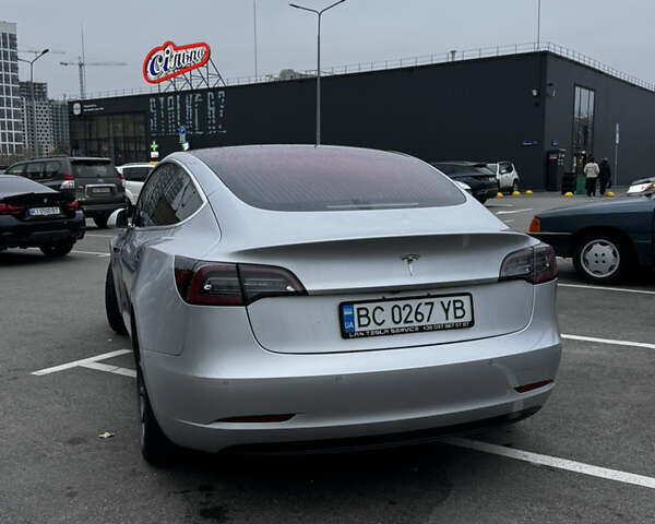 Серый Тесла Модель 3, объемом двигателя 0 л и пробегом 129 тыс. км за 16200 $, фото 6 на Automoto.ua