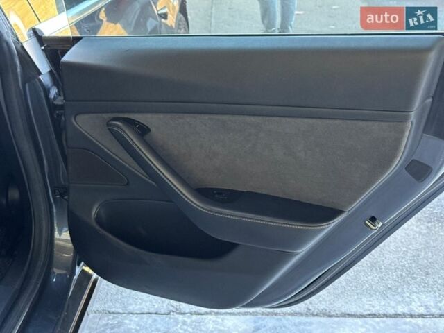 Серый Тесла Модель 3, объемом двигателя 0 л и пробегом 154 тыс. км за 15299 $, фото 25 на Automoto.ua