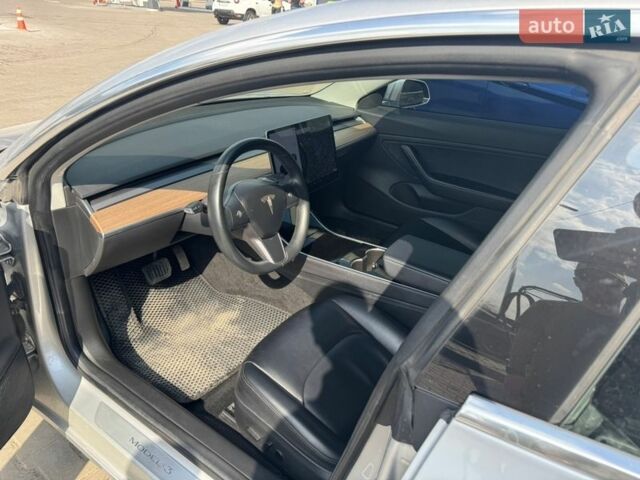 Сірий Тесла Модель 3, об'ємом двигуна 0 л та пробігом 99 тис. км за 16400 $, фото 12 на Automoto.ua