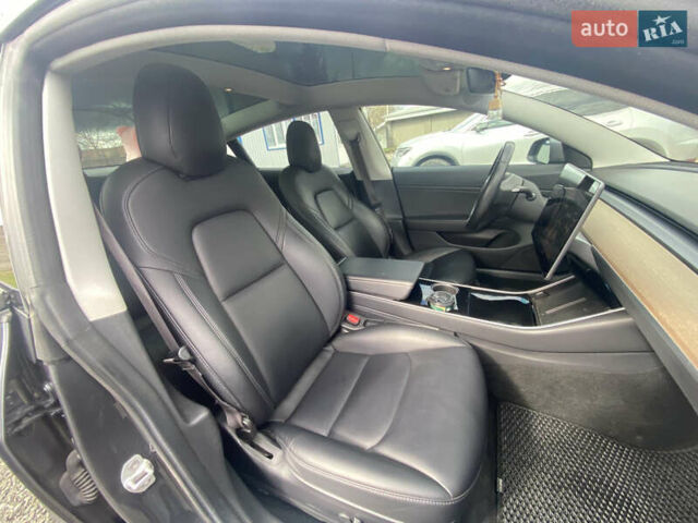 Серый Тесла Модель 3, объемом двигателя 0 л и пробегом 120 тыс. км за 19500 $, фото 15 на Automoto.ua